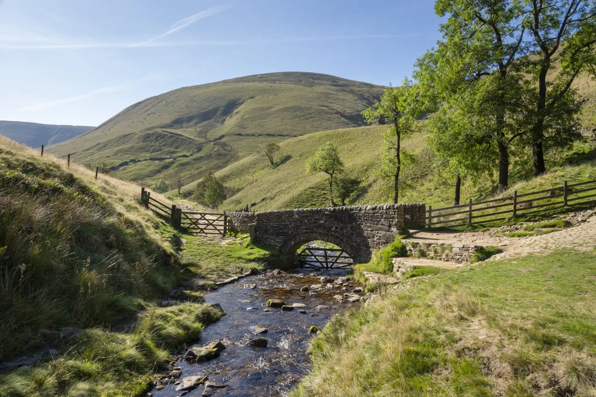 Bridge-at-Jacobs-Ladder-Pennine-Way-Edale-Derbyshire--9d0737c-scaled