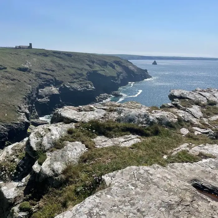 Tintagel_footstep_king_crowning