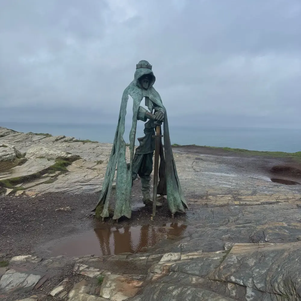 Arthur_on_the_rocks