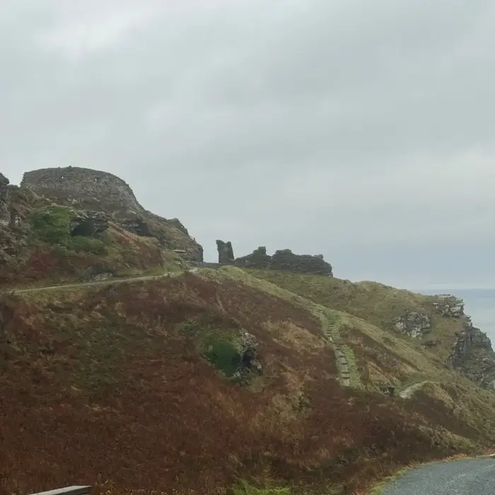 tintagel_ruins_cornwall
