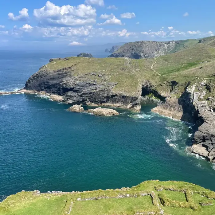 Cornwall_coast_from-tintagel