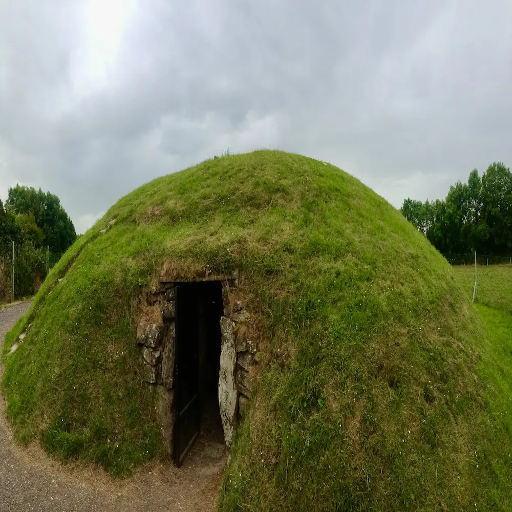 Fourknocks_tombe_ierland