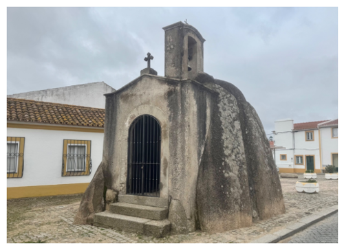 Dolmen (Anta) - Chapel of Saint Dinis