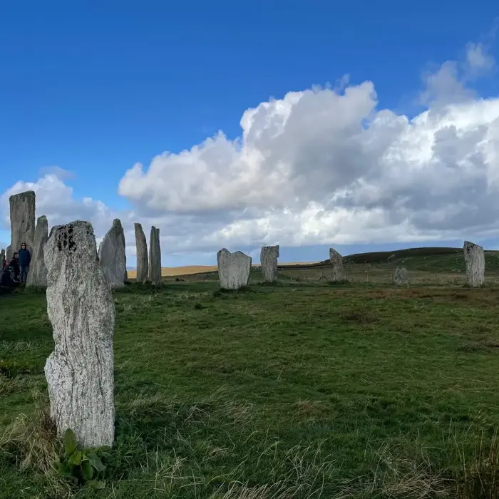 Stones_pointing_to_somewhere