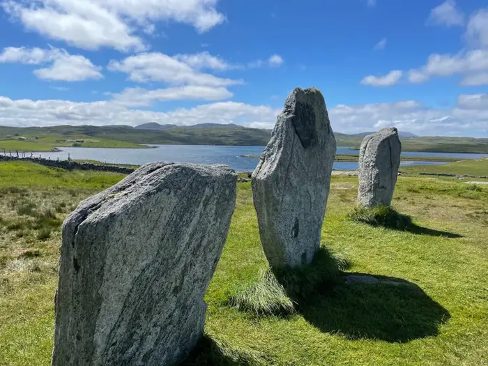 Gneiss_slabs_ancient_wisdom_hebrids