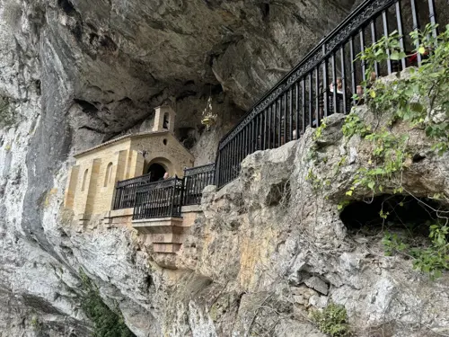Santa Cueva de Covadonga