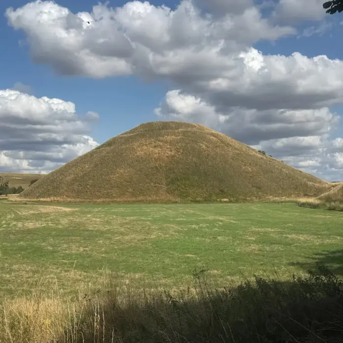 Silbury_hill_maria_energy