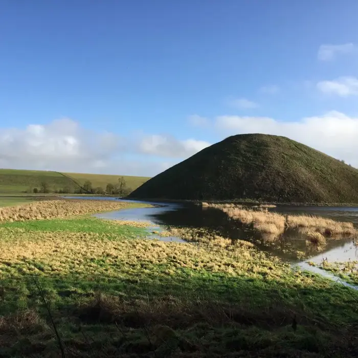 Silbury_hill_water_chalk