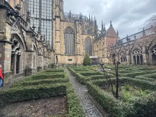 Pandhof Kloostertuin Domkerk Utrecht